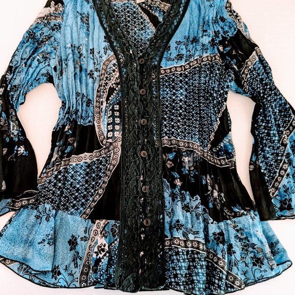 DRESS BARN Women's Accordion Crinkle Blouse Size S Blue & Black NWOT - Picture 3 of 7